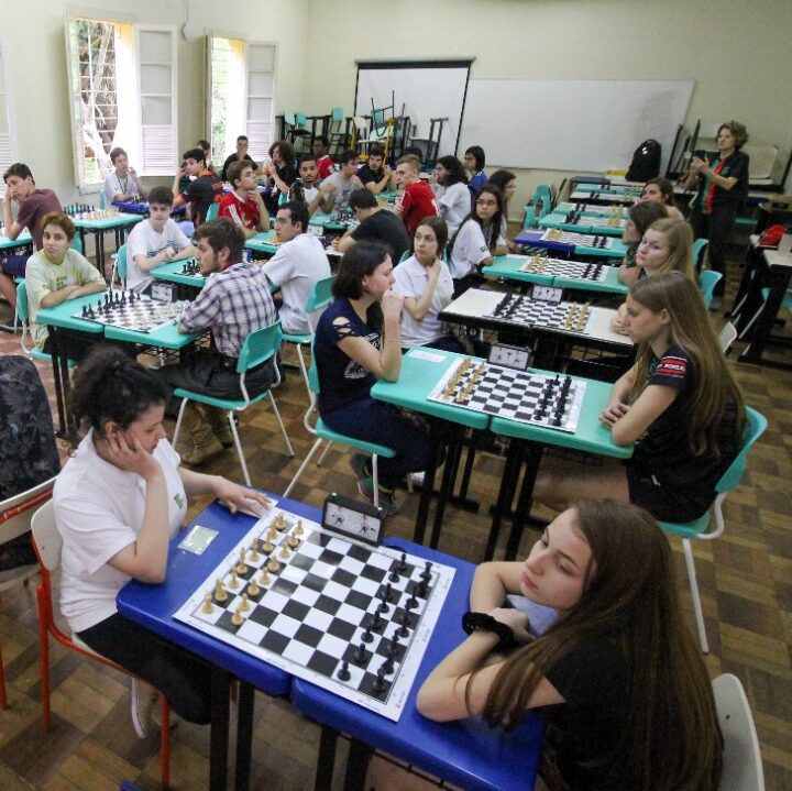 tbtxadrez: Com alunos dos campis de Caxias, Paracambi e São