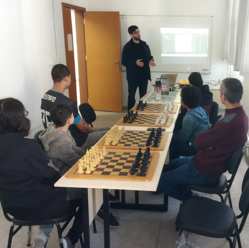 Sala de aula do clube de xadrez