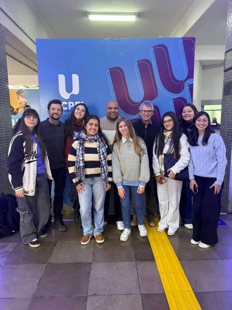 Alunos e professores do curso de Automação Industrial
