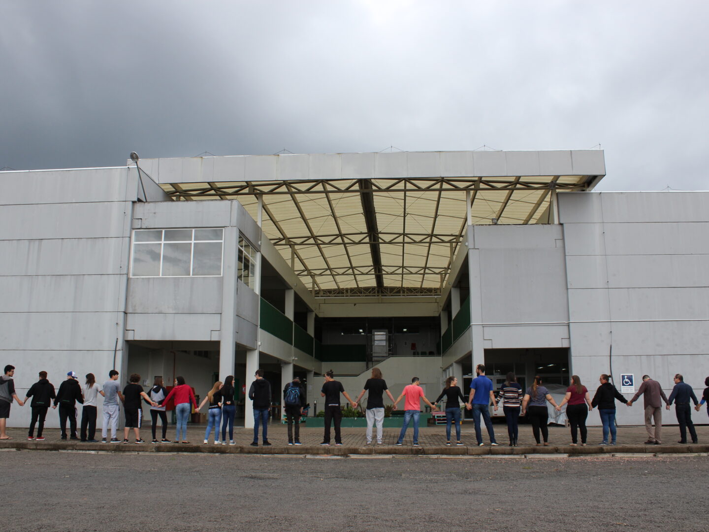 Campus Rolante convida egressos para participarem de pesquisa até 31 de  agosto - Campus Rolante