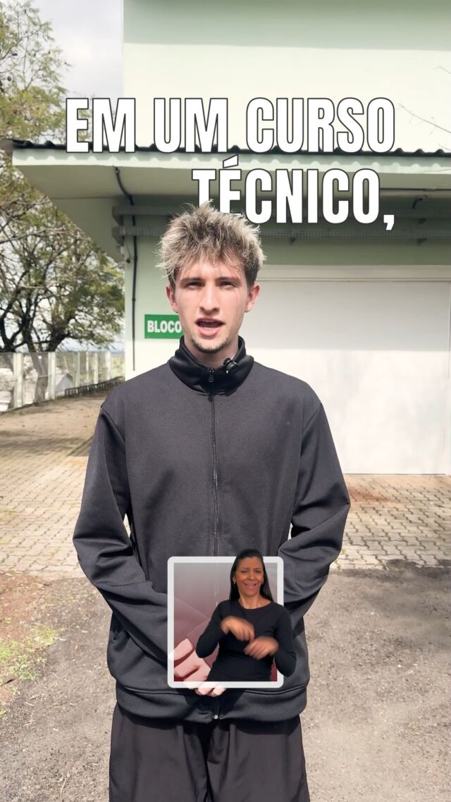 #ProcessoSeletivoIFRS Neste v&iacute;deo, entenda um pouco mais sobre os cursos t&eacute;cnicos Concomitantes e/ou Subsequentes ao Ensino M&eacute;dio (EM).
🔹
Quem j&aacute; est&aacute; no EM em outra institui&ccedil;&atilde;o, pode se inscrever em um curso T&eacute;cnico Concomitante.
🔹
Para quem j&aacute; concluiu o EM, e busca uma forma&ccedil;&atilde;o t&eacute;cnica, a op&ccedil;&atilde;o &eacute; o T&eacute;cnico Subsequente.
🔹
H&aacute; tamb&eacute;m algumas op&ccedil;&otilde;es de cursos t&eacute;cnicos que s&atilde;o, ao mesmo tempo, concomitantes e subsequentes, ou seja aceita alunos que est&atilde;o cursando o EM em outra institui&ccedil;&atilde;o e tamb&eacute;m quem j&aacute; finalizou.
🔹
Forma de sele&ccedil;&atilde;o: sorteio, prova ou Enem (a partir de 2020)
🔹
Mais em ingresso.ifrs.edu.br (link na bio)