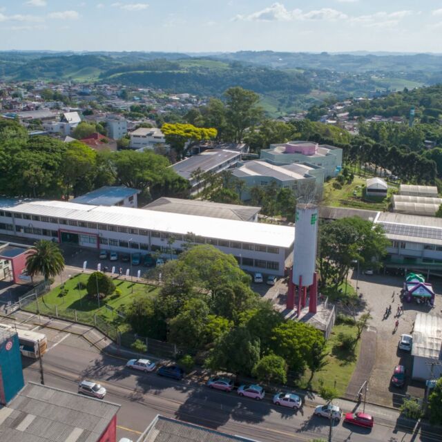 Hoje &eacute; anivers&aacute;rio do Campus Bento Gon&ccedil;alves! 🎉

H&aacute; 67 anos, sendo parte da hist&oacute;ria da Serra Ga&uacute;cha 📚✨

Parab&eacute;ns a todas as pessoas que fazem parte dessa
hist&oacute;ria, que merece muito ser celebrada!!!