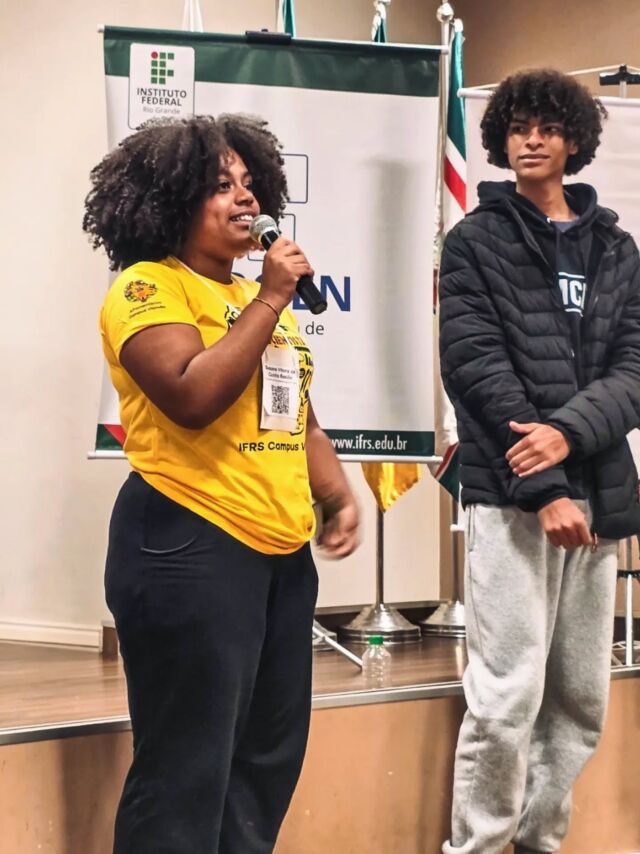 #Representatividade No dia 20 de outubro de 2026, no Campus Viam&atilde;o, ocorreu o II Encontro de Estudantes Negros/as do IFRS. O evento teve como principal objetivo promover a integra&ccedil;&atilde;o, o reconhecimento e a troca de experi&ecirc;ncias entre os participantes, al&eacute;m de fortalecer a representatividade e a participa&ccedil;&atilde;o dos estudantes negros na institui&ccedil;&atilde;o.

A programa&ccedil;&atilde;o abordou temas como forma&ccedil;&atilde;o profissional e tecnol&oacute;gica, a&ccedil;&otilde;es afirmativas e perman&ecirc;ncia estudantil.

Confira a reportagem completa em ifrs.edu.br (link na bio).

---

[Texto e fotos com colabora&ccedil;&atilde;o da Ass. de Comunica&ccedil;&atilde;o do Campus Viam&atilde;o]